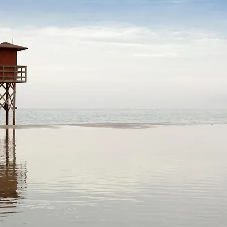 Luxury Sea Front Iii Appartement *