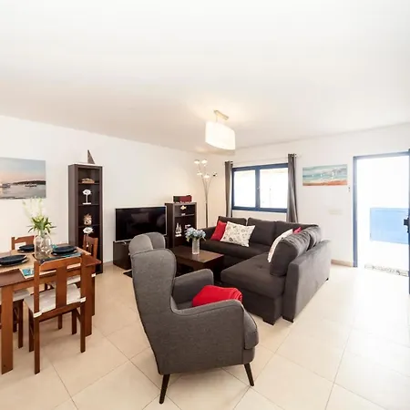 Luxury Sea Front Iii Appartement *
